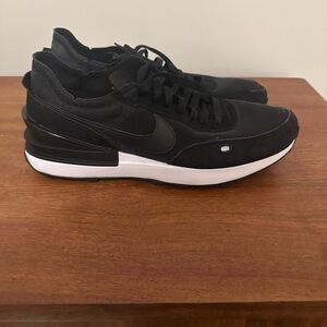 Nike Black and White Men's Sneakers